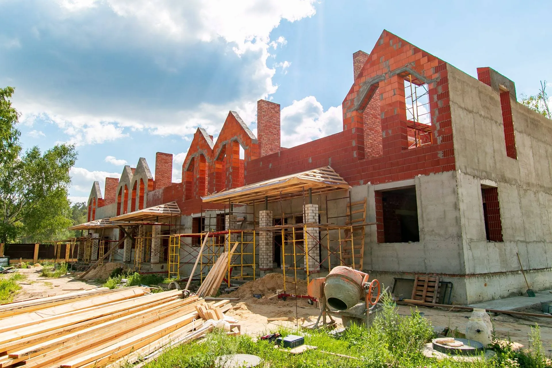 Плюсы и минусы дома из кирпича: основные преимущества и недостатки строительства кирпичного здания
