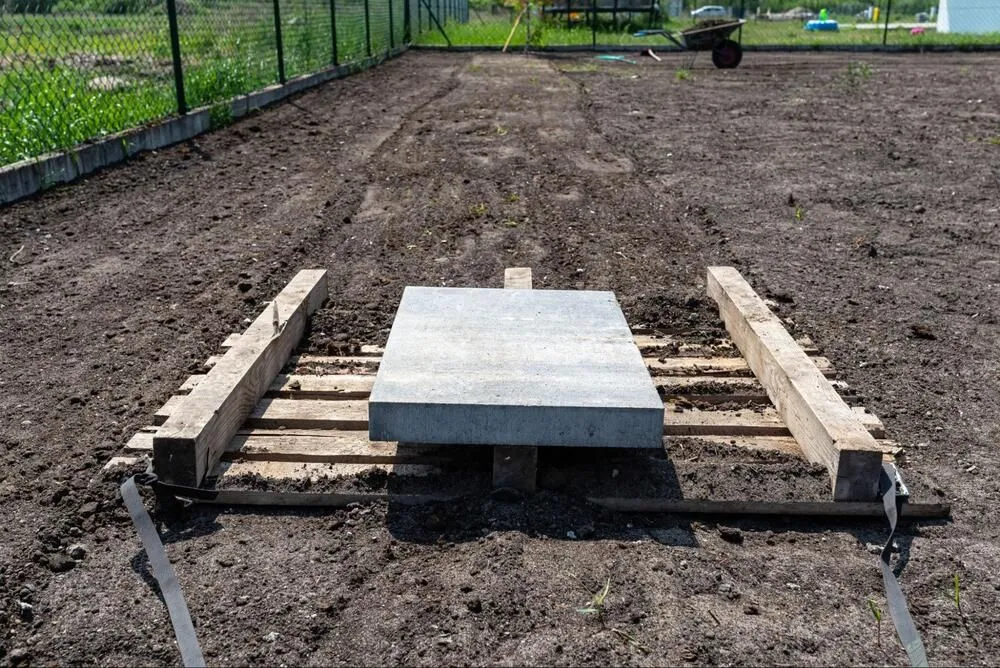 забетонировать